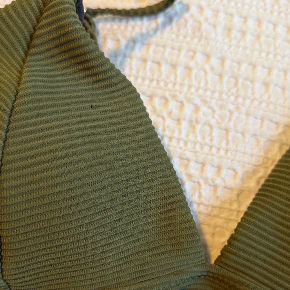 CUPSHE Women’s Two Piece Triangle Top  Set of 2 Green and Orange - Picture 3 of 9